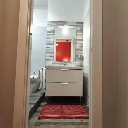 בית הארחה The Junior House - Casa לאוריה אינפריורה