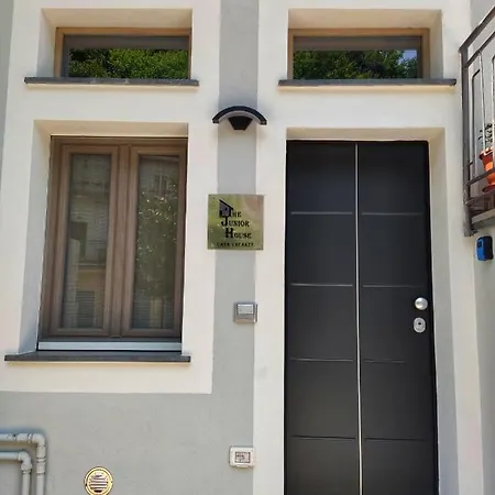 The Junior House - Casa Πανσιόν Lauria Inferiore